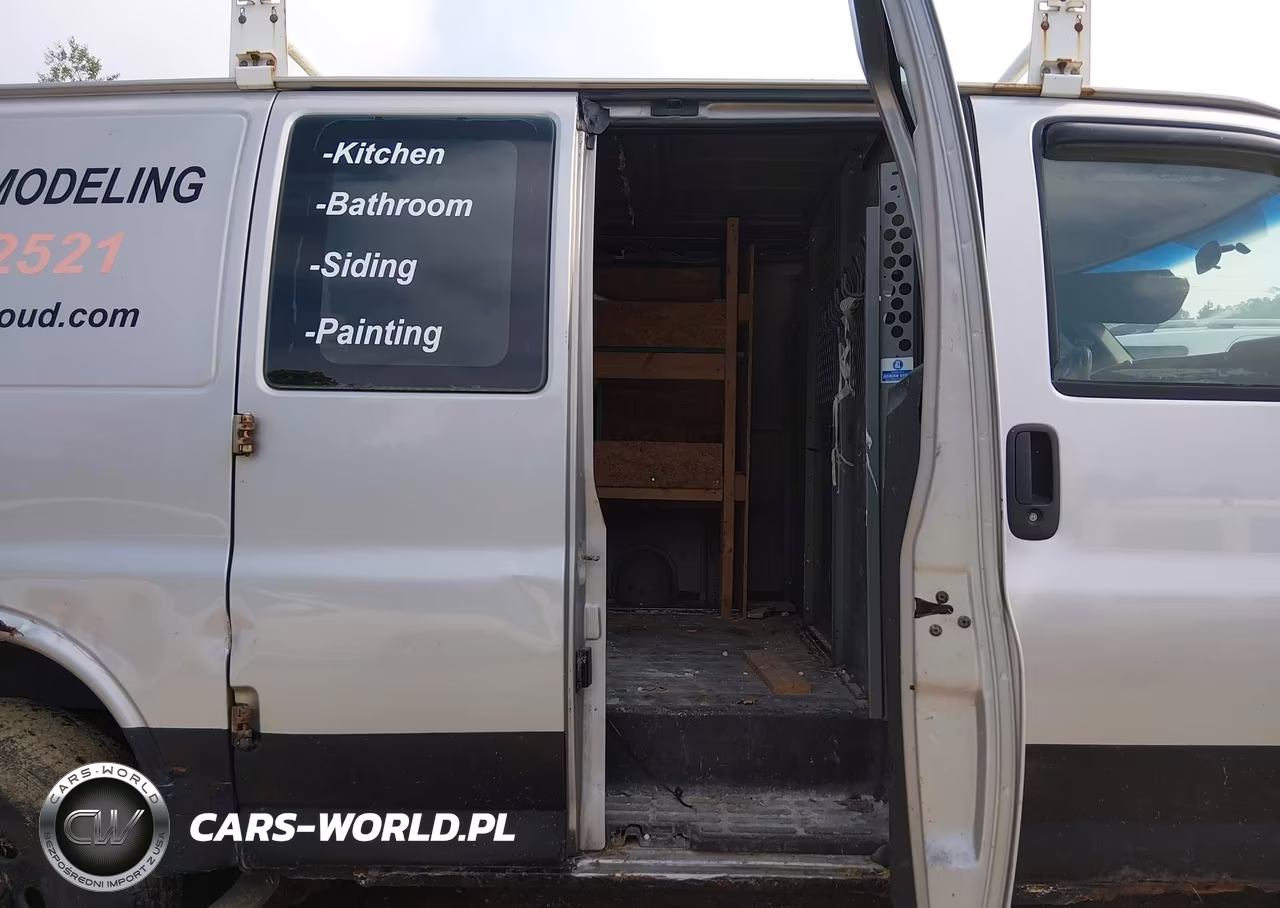 2009 Chevrolet Express Work Van VIN:1GCFG15X291166349 - 8