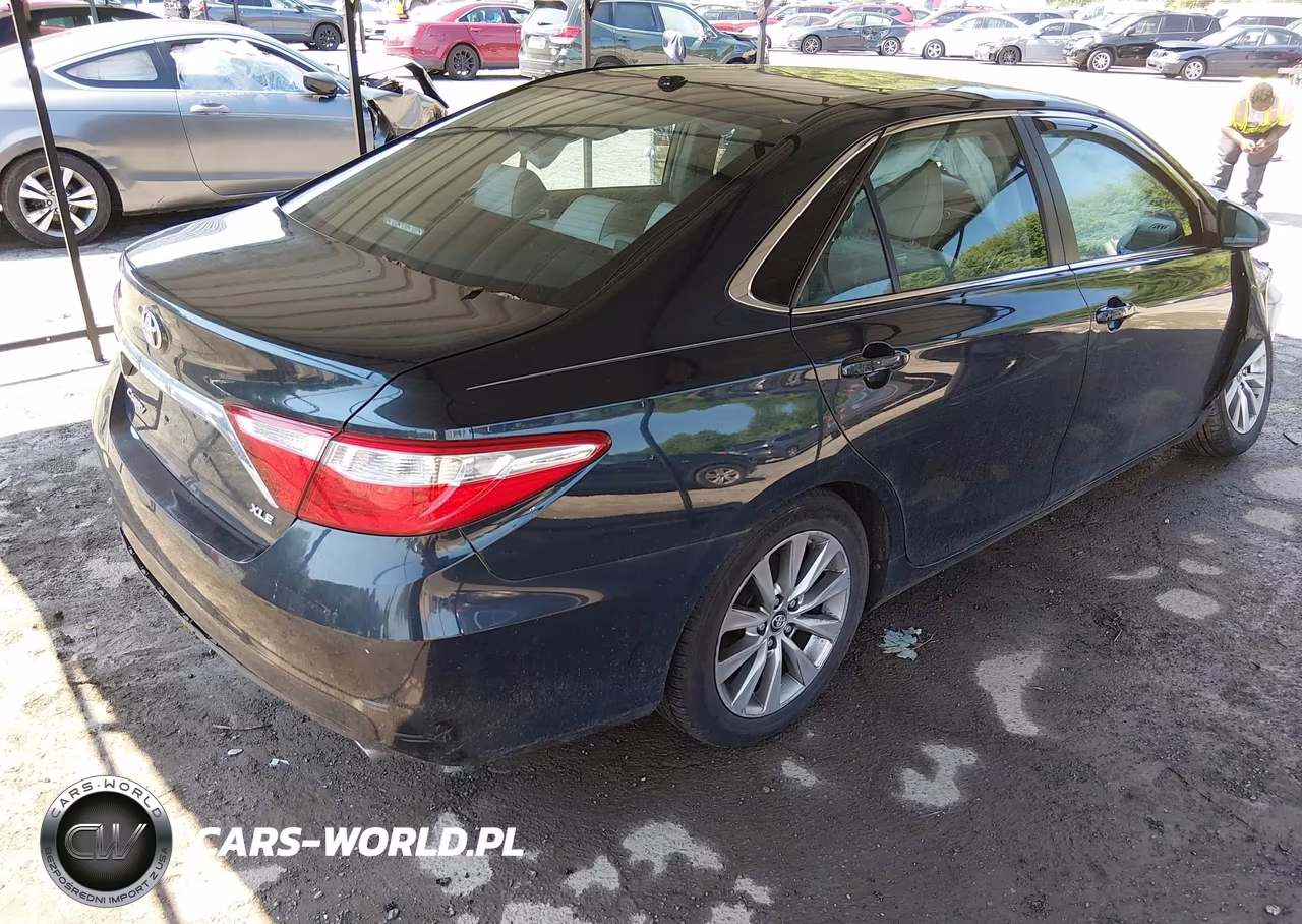 2017 Toyota Camry Xle VIN:4T1BF1FK2HU281658 - 4