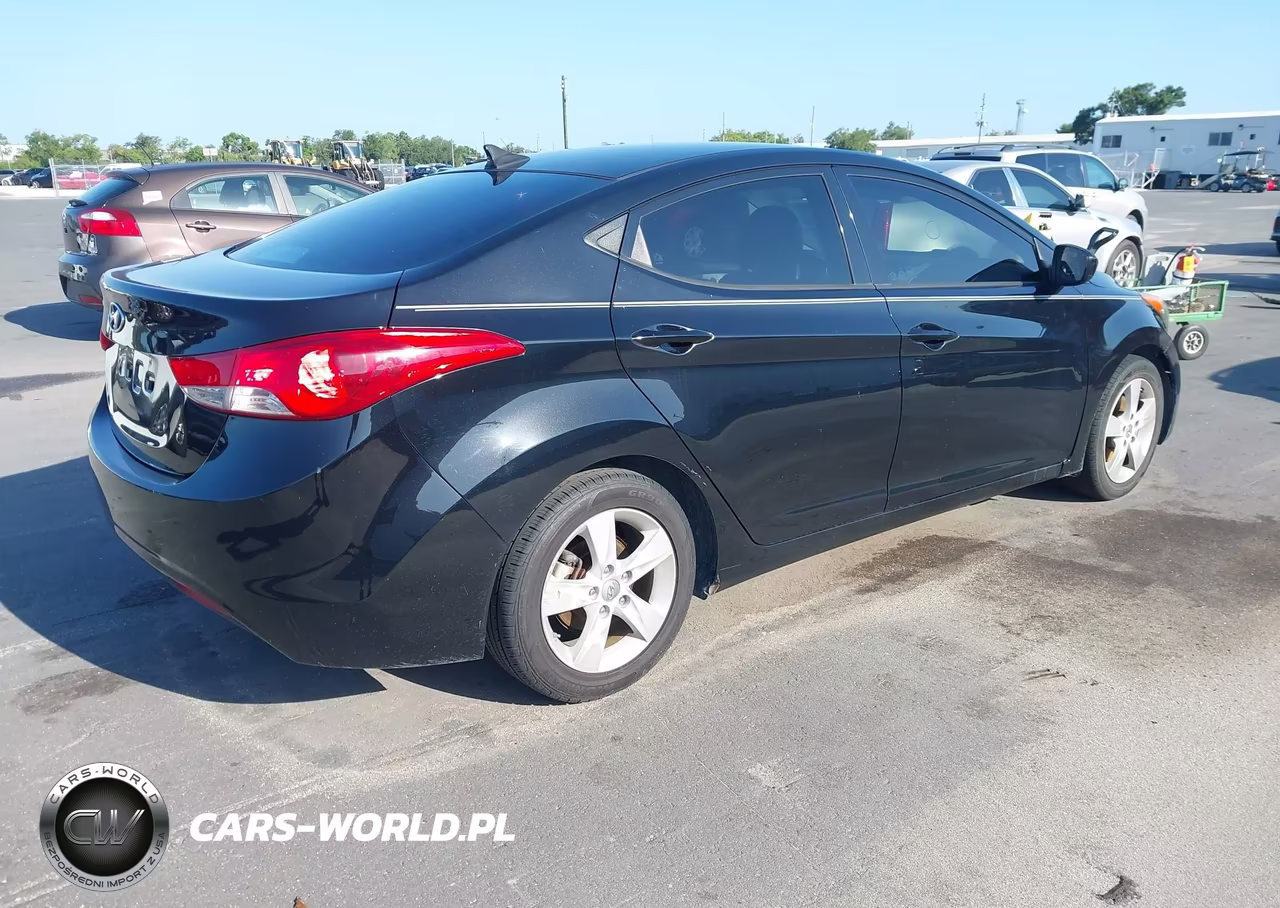 2013 Hyundai Elantra Gls VIN:5NPDH4AE0DH447853 - 4