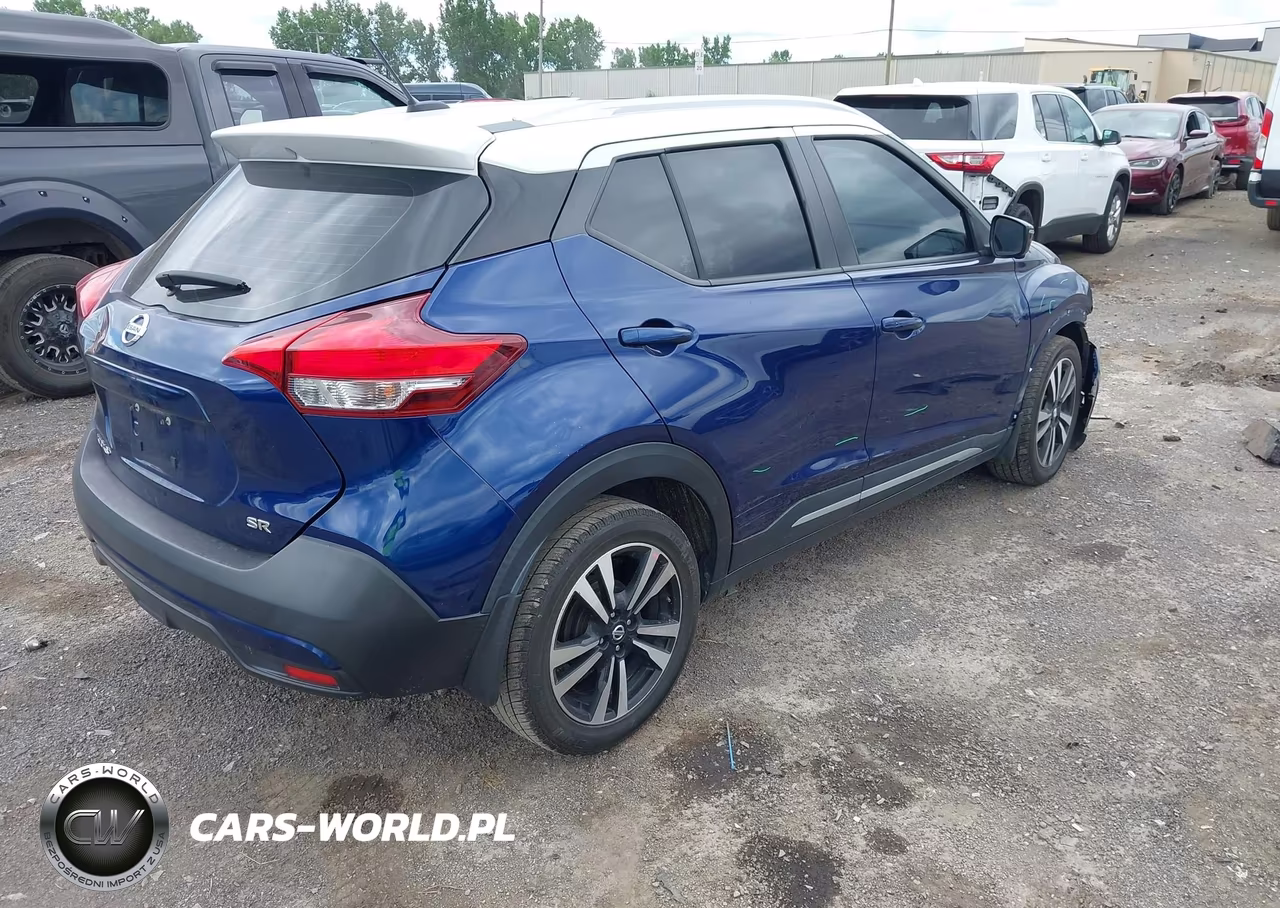 2019 Nissan Kicks Sr VIN:3N1CP5CU1KL512217 - 4