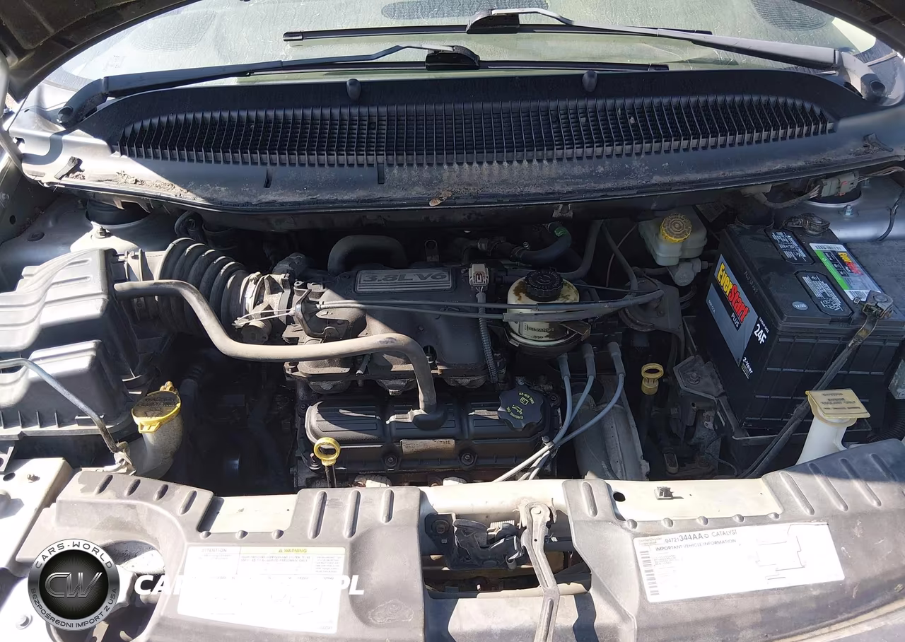 2005 Chrysler Town & Country Touring VIN:2C4GP54L35R208611 - 10