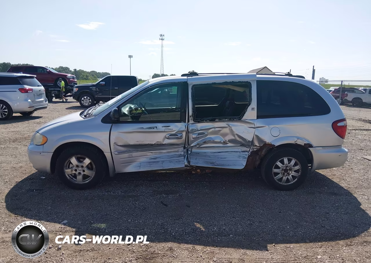 2005 Chrysler Town & Country Touring VIN:2C4GP54L35R208611 - 14