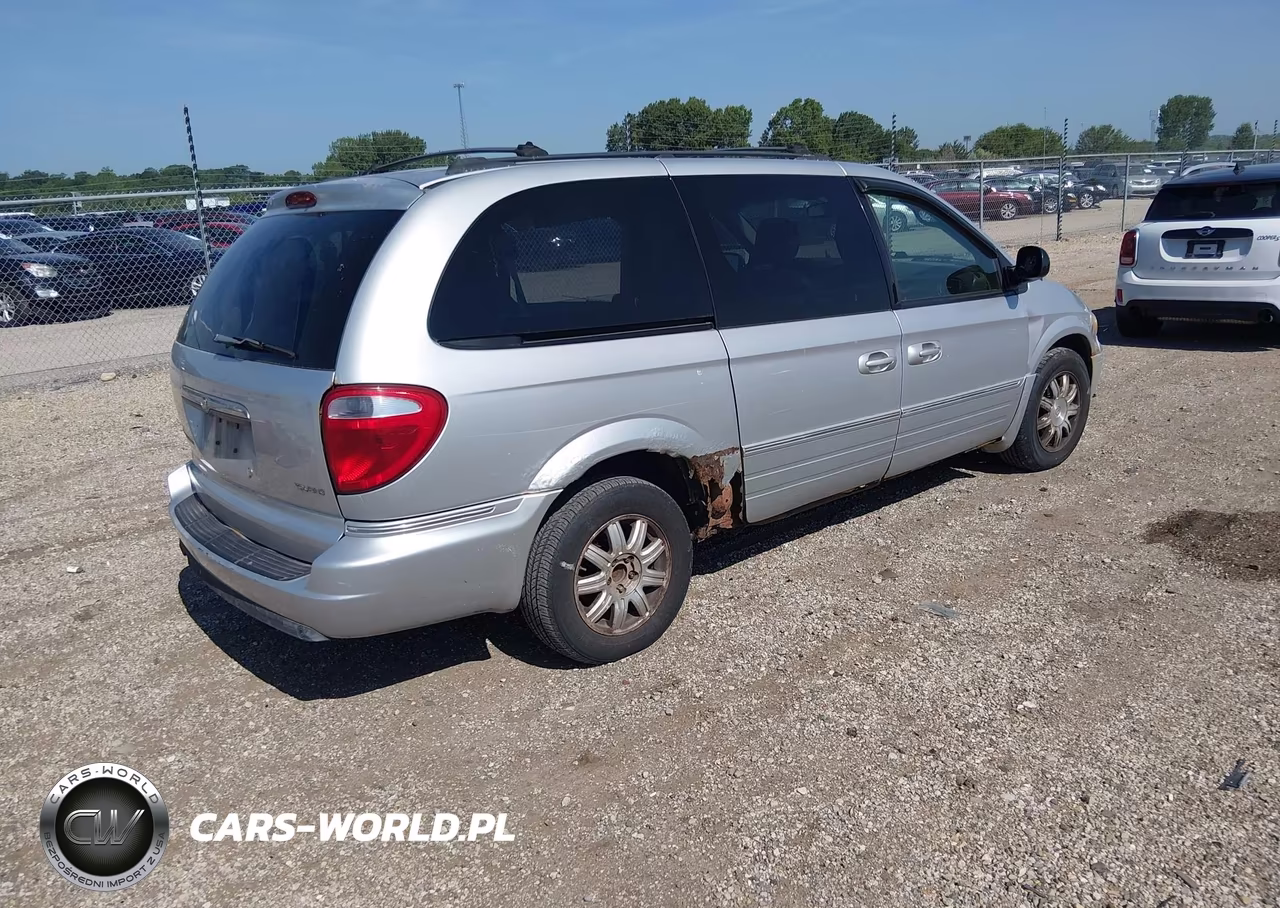2005 Chrysler Town & Country Touring VIN:2C4GP54L35R208611 - 4