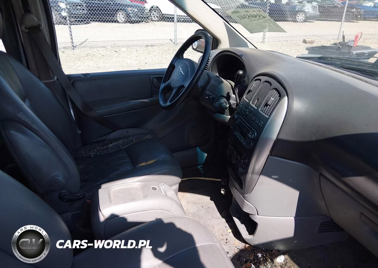 2005 Chrysler Town & Country Touring VIN:2C4GP54L35R208611 - 5