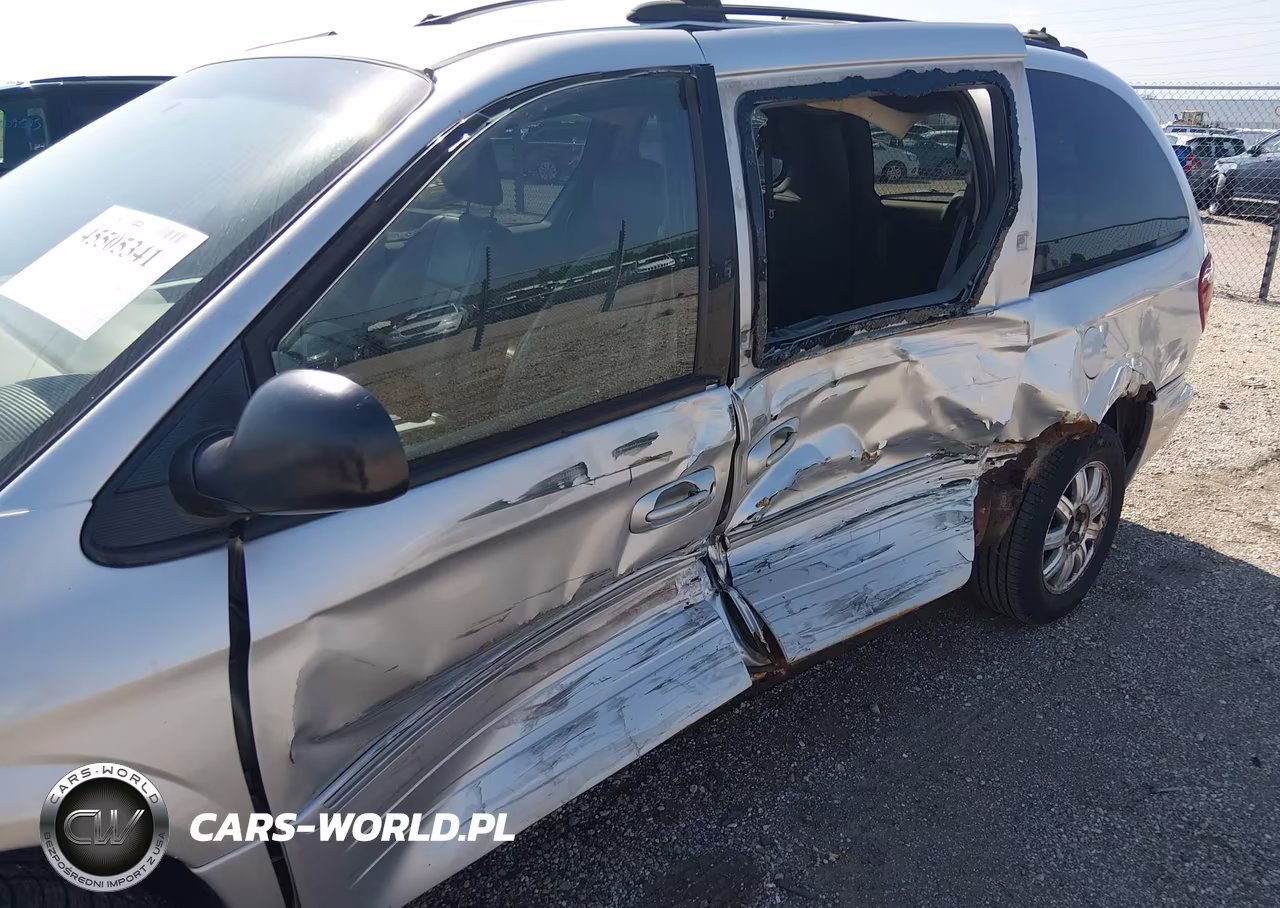 2005 Chrysler Town & Country Touring VIN:2C4GP54L35R208611 - 6