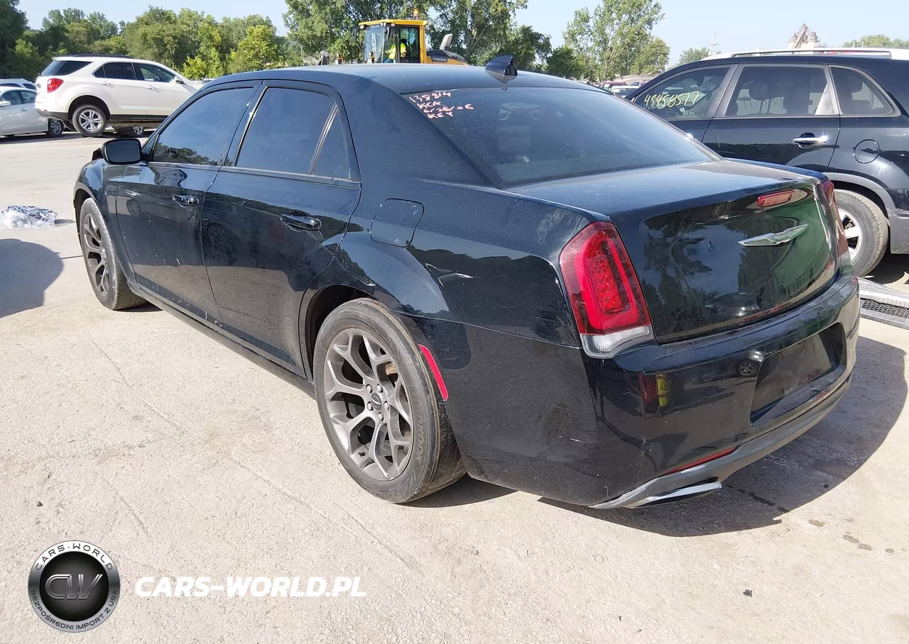 2015 Chrysler 300 300S VIN:2C3CCABG9FH829632 - 3