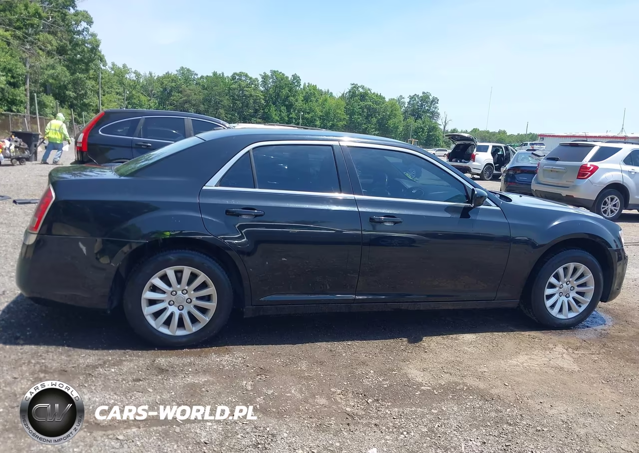 2012 Chrysler 300 VIN:2C3CCAAG1CH231631 - 13