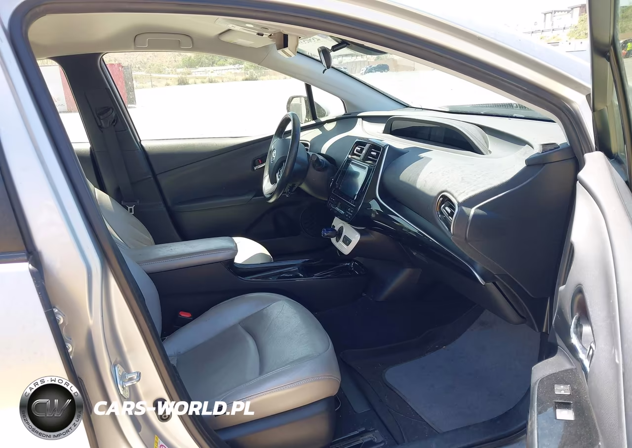 2017 Toyota Prius Three VIN:JTDKARFU9H3049423 - 5