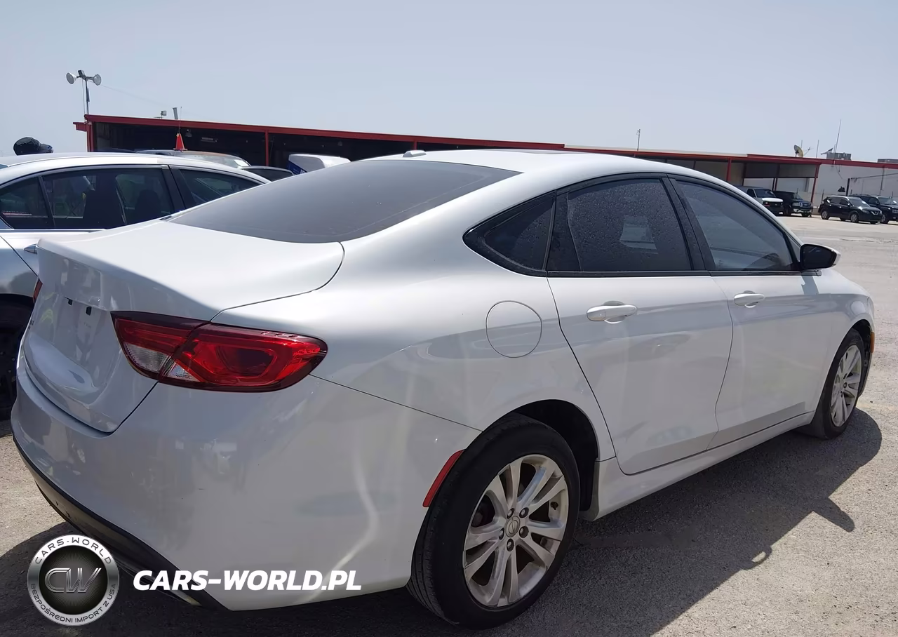 2016 Chrysler 200 S VIN:1C3CCCBG9FN722163 - 4