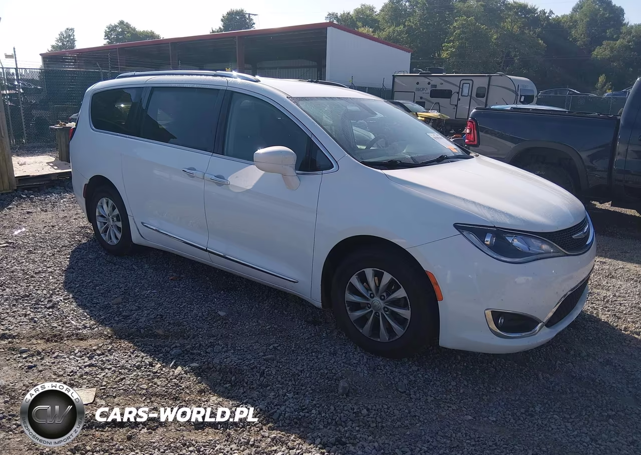 2018 Chrysler Pacifica Touring L – zdjęcie 1 z 17