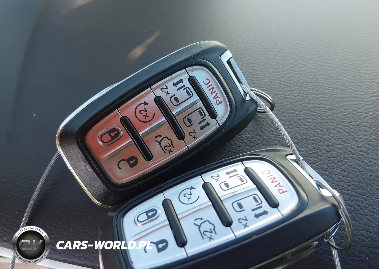 2018 Chrysler Pacifica Touring L VIN:2C4RC1BGXJR292486 - 11