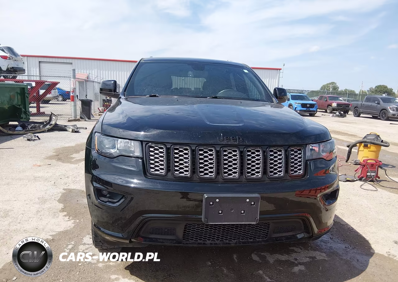 2020 Jeep Grand Cherokee Altitude 4X4 VIN:1C4RJFAG3LC141232 - 12