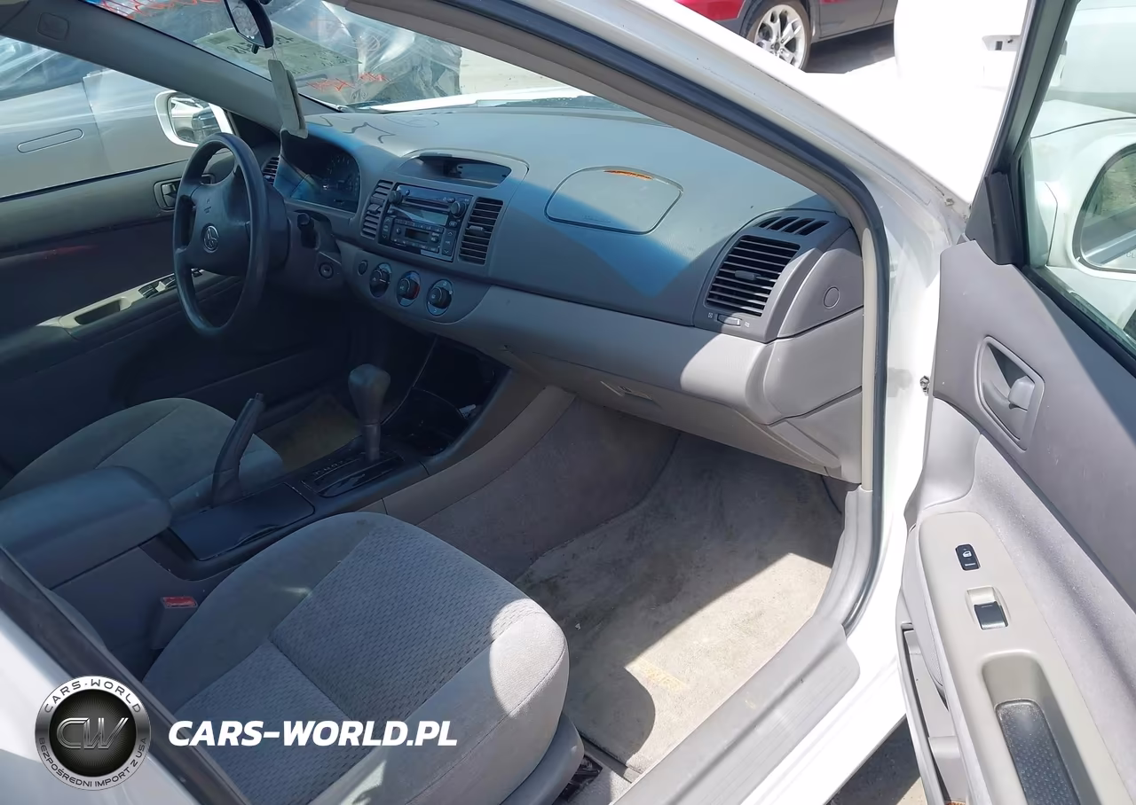 2003 Toyota Camry Le VIN:4T1BE30K73U147406 - 5