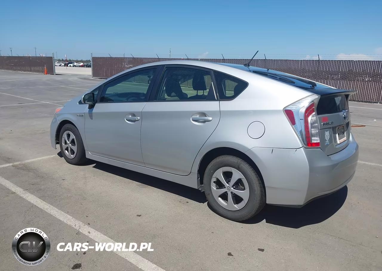 2014 Toyota Prius VIN:JTDKN3DU0E1757846 - 3