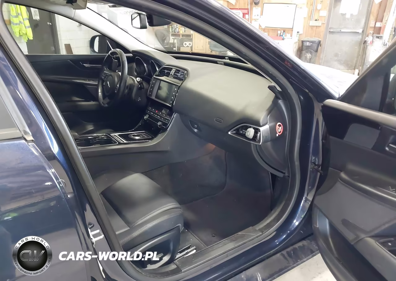 2017 Jaguar Xe 25T VIN:SAJAR4BG4HA966001 - 5