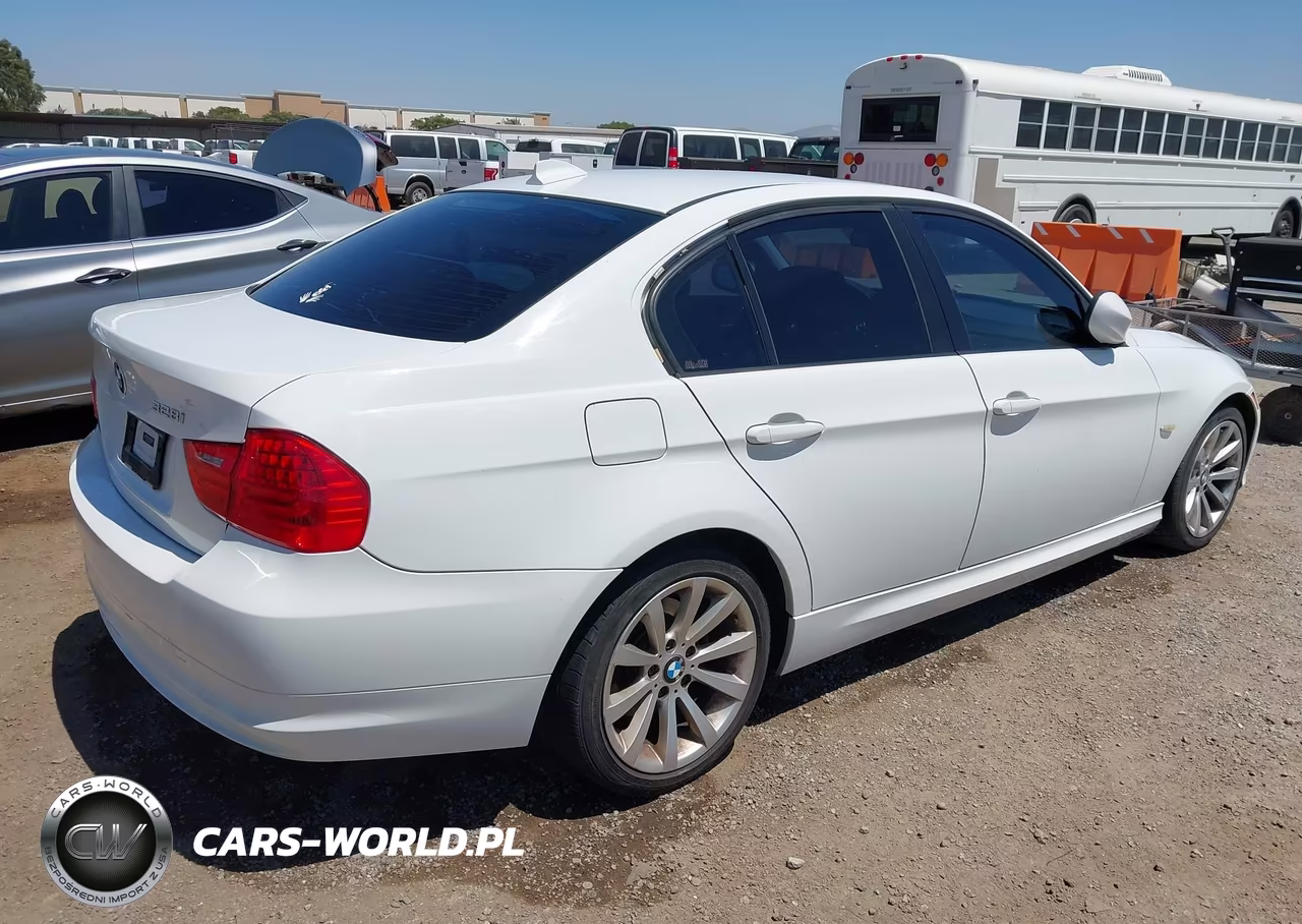 2011 BMW 328I VIN:WBAPH5C50BF093949 - 4