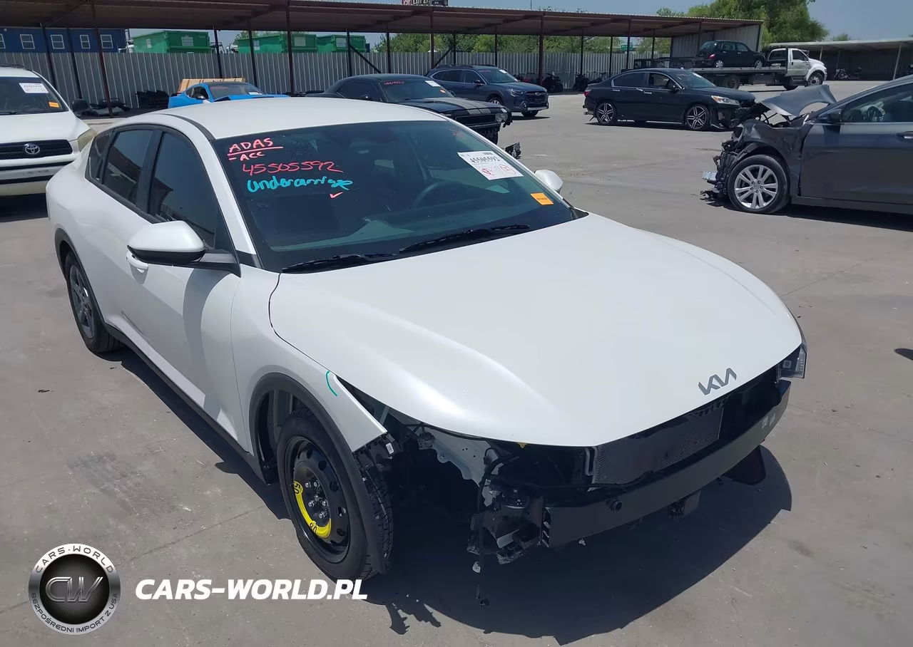 2025 Kia K4 Lxs – zdjęcie 1 z 18