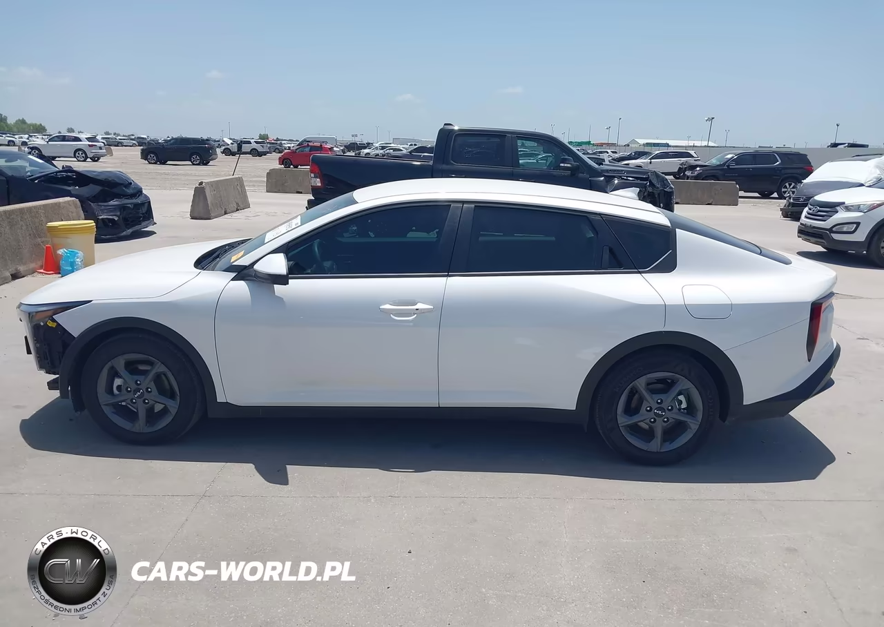 2025 Kia K4 Lxs VIN:3KPFT4DE6SE216444 - 15