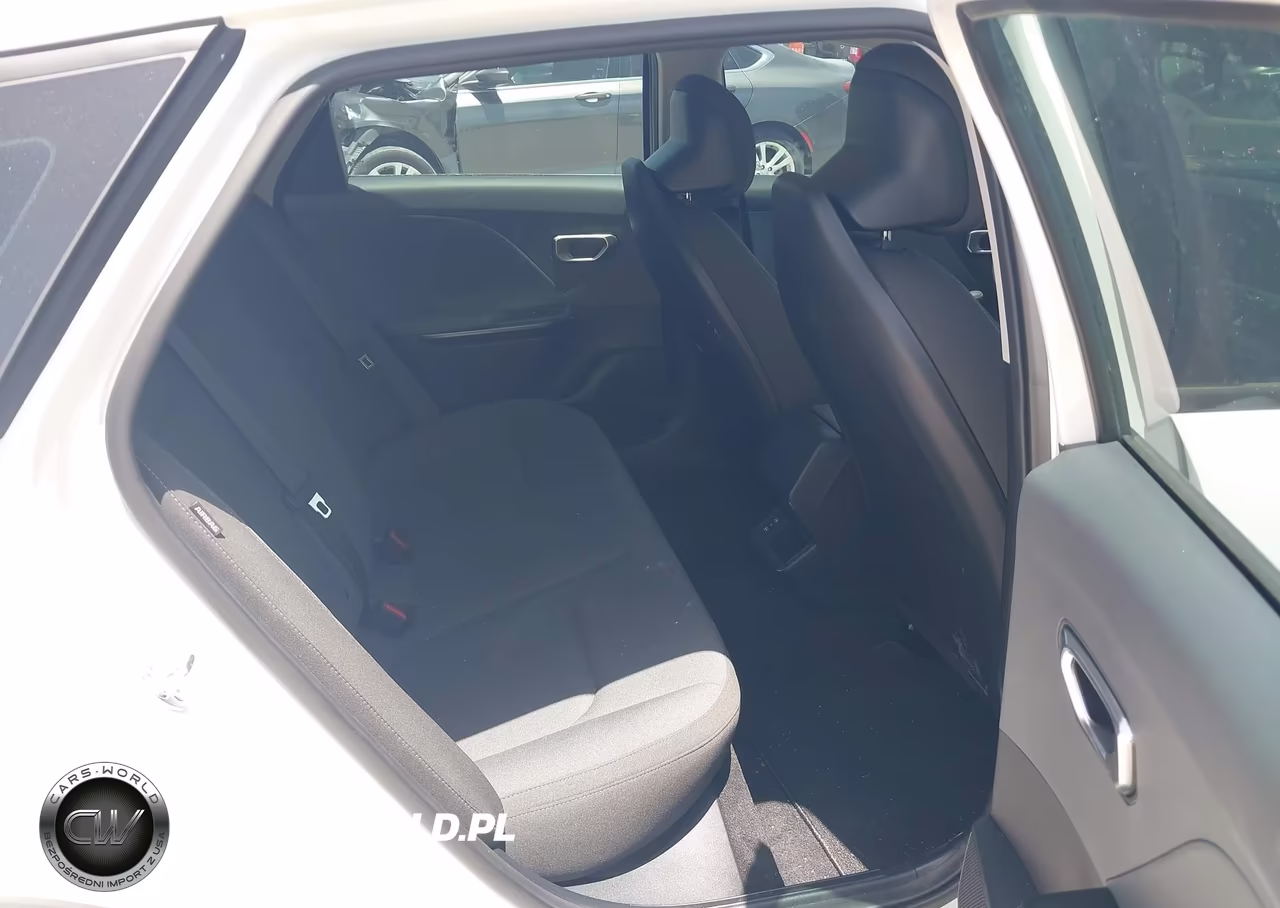 2025 Kia K4 Lxs VIN:3KPFT4DE6SE216444 - 8