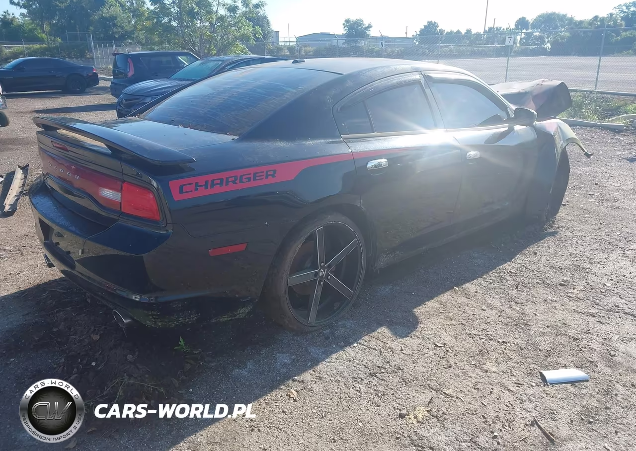 2013 Dodge Charger Sxt VIN:2C3CDXHG7DH701281 - 4