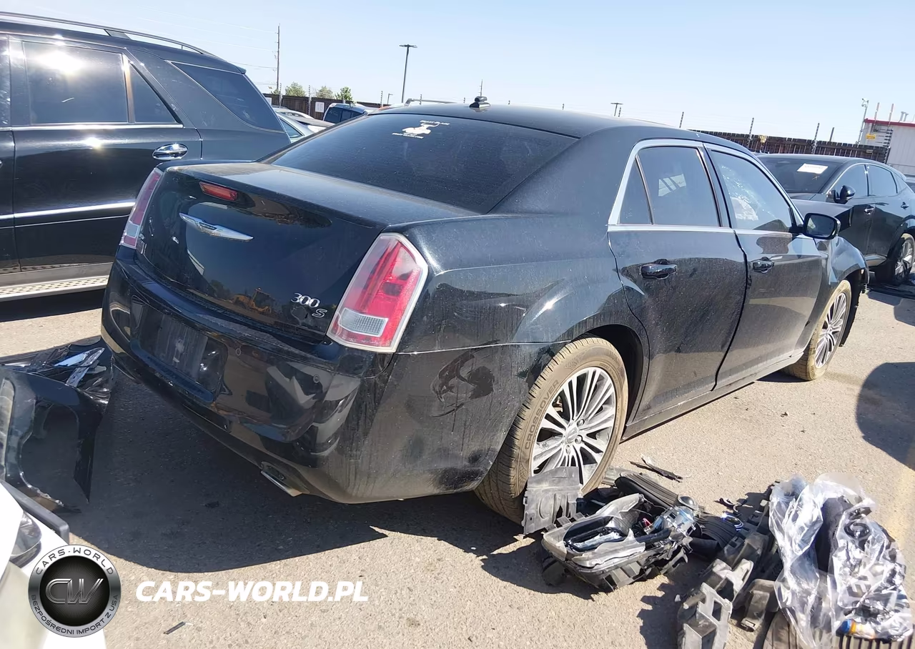 2013 Chrysler 300 300S VIN:2C3CCAGT8DH505882 - 4