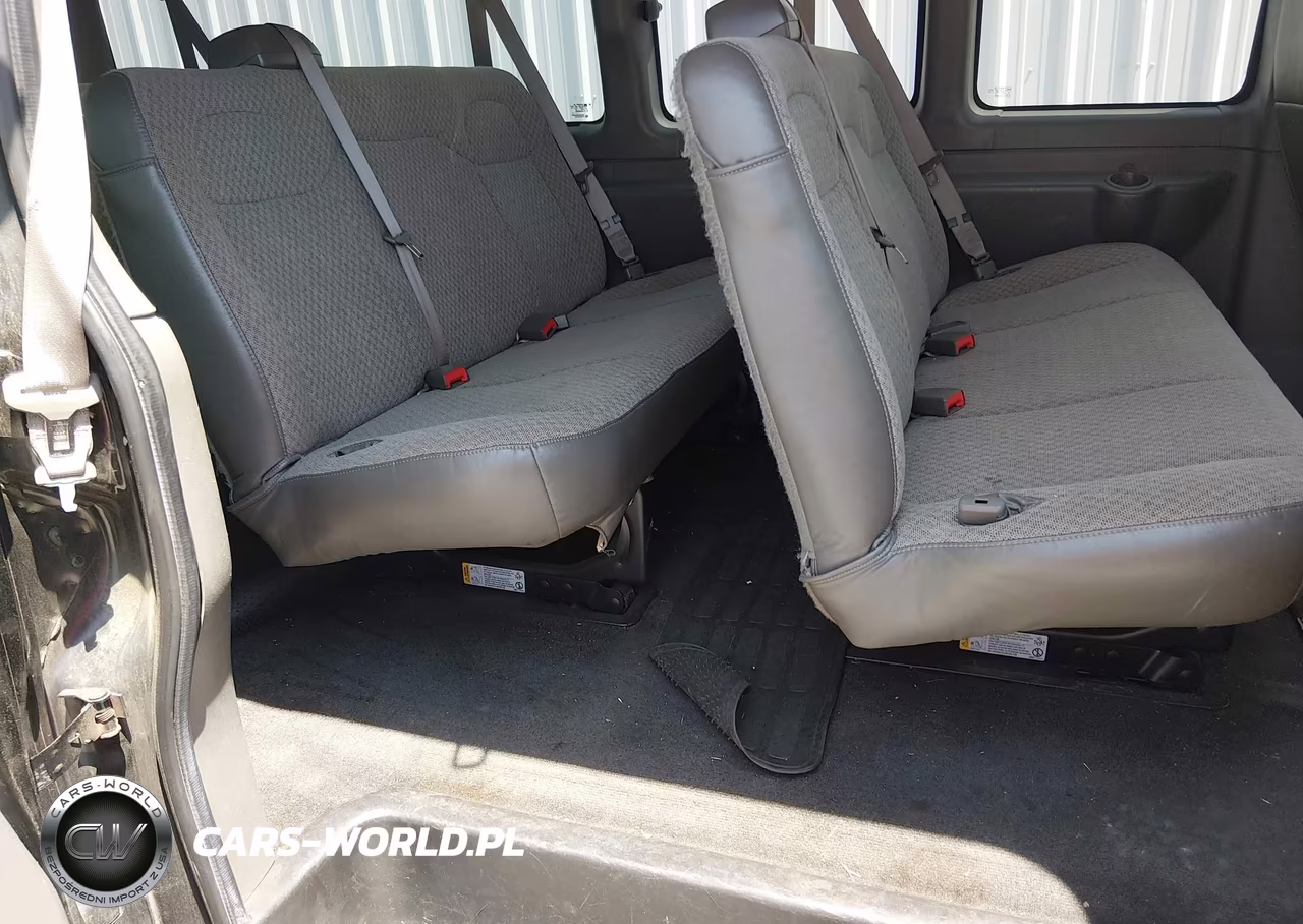2017 Chevrolet Express 3500 Lt VIN:1GAZGPFF3H1268448 - 5