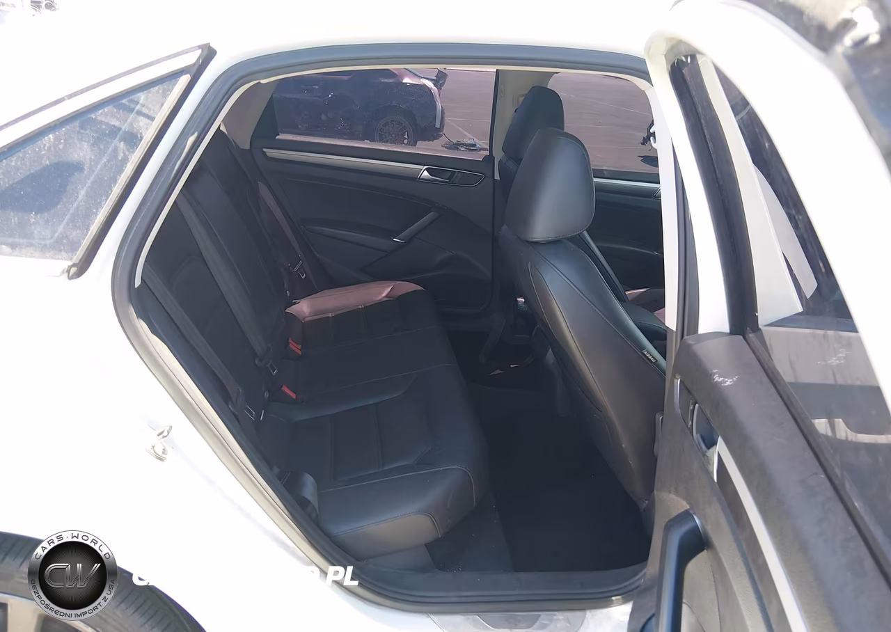 2016 Volkswagen Passat 1.8T R-Line VIN:1VWAT7A33GC041998 - 8