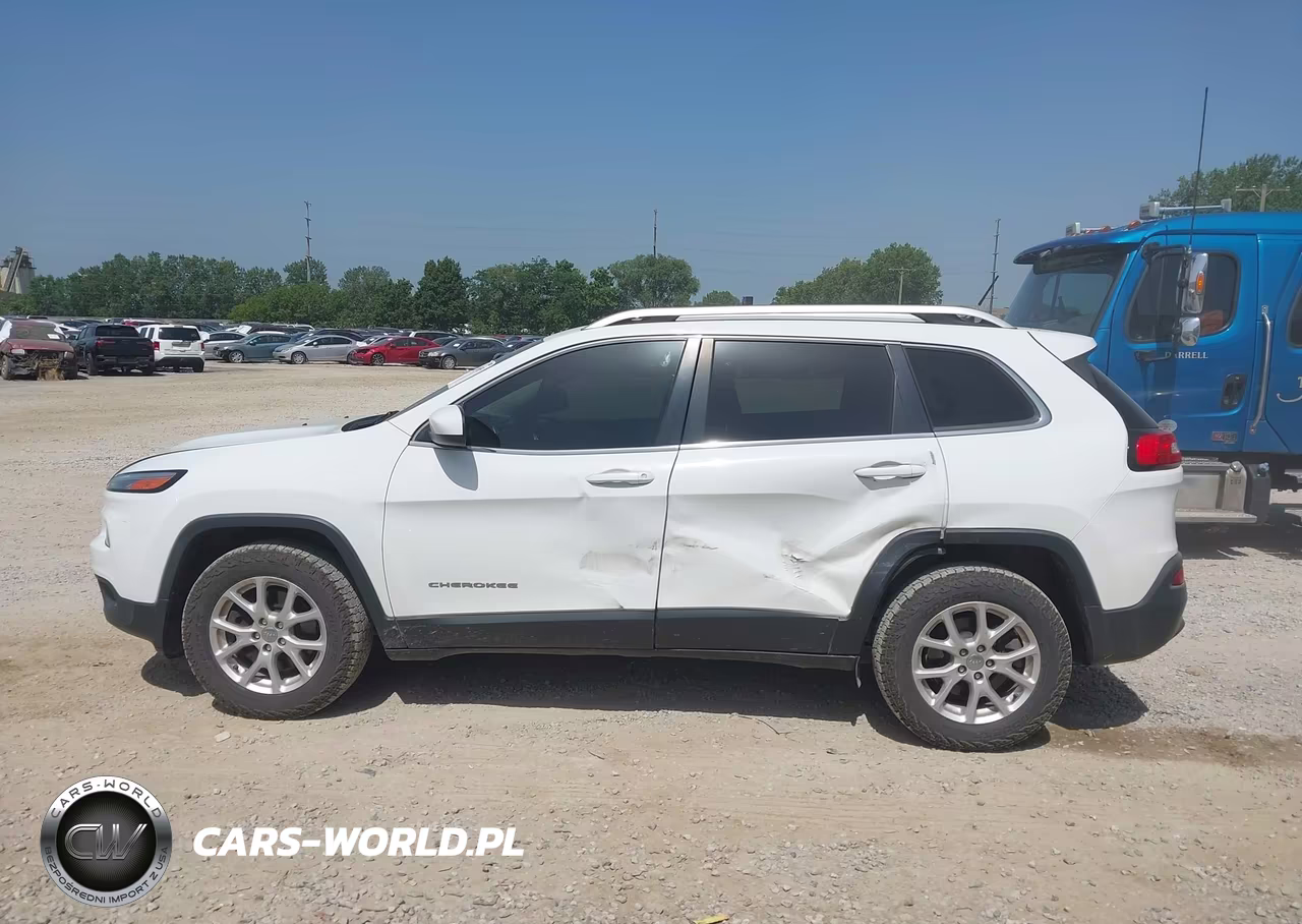 2015 Jeep Cherokee Latitude VIN:1C4PJMCB7FW715539 - 14