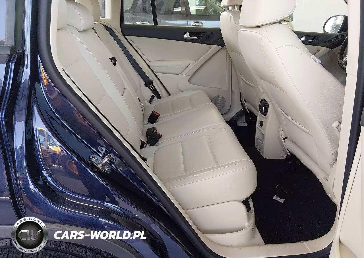2016 Volkswagen Tiguan S VIN:WVGBV7AX4GW587837 - 8