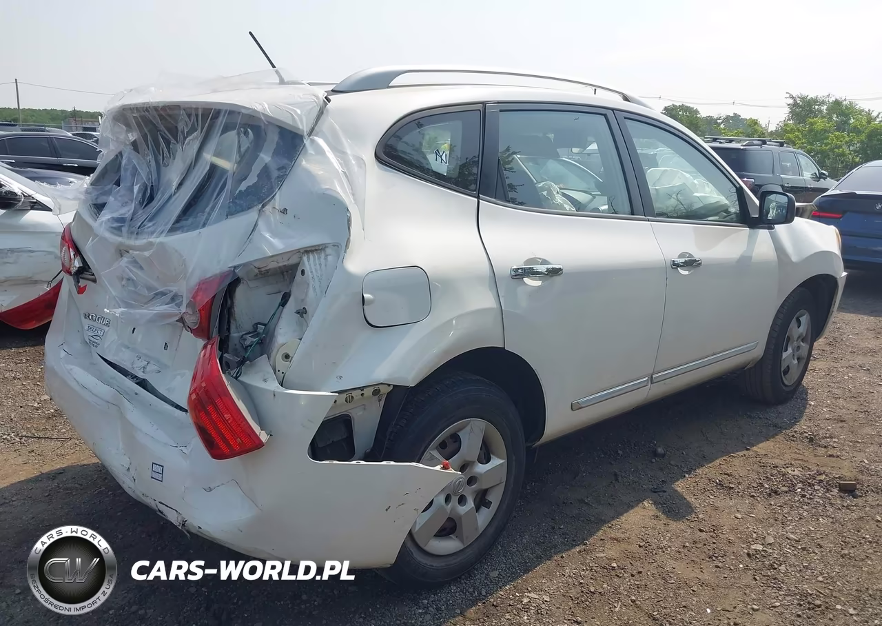 2015 Nissan Rogue Select S VIN:JN8AS5MT7FW156451 - 4