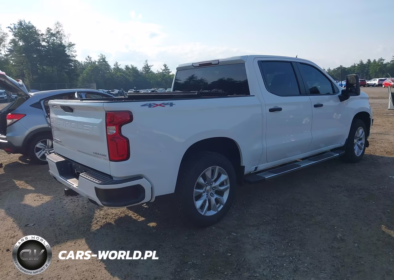 2021 Chevrolet Silverado 1500 4Wd Short Bed Custom VIN:3GCUYBEF5MG320807 - 4