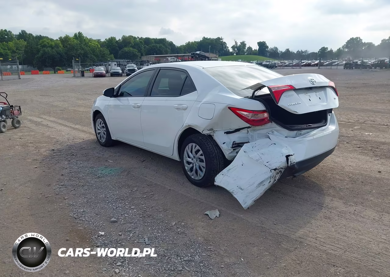 2018 Toyota Corolla Le VIN:5YFBURHE5JP771742 - 3