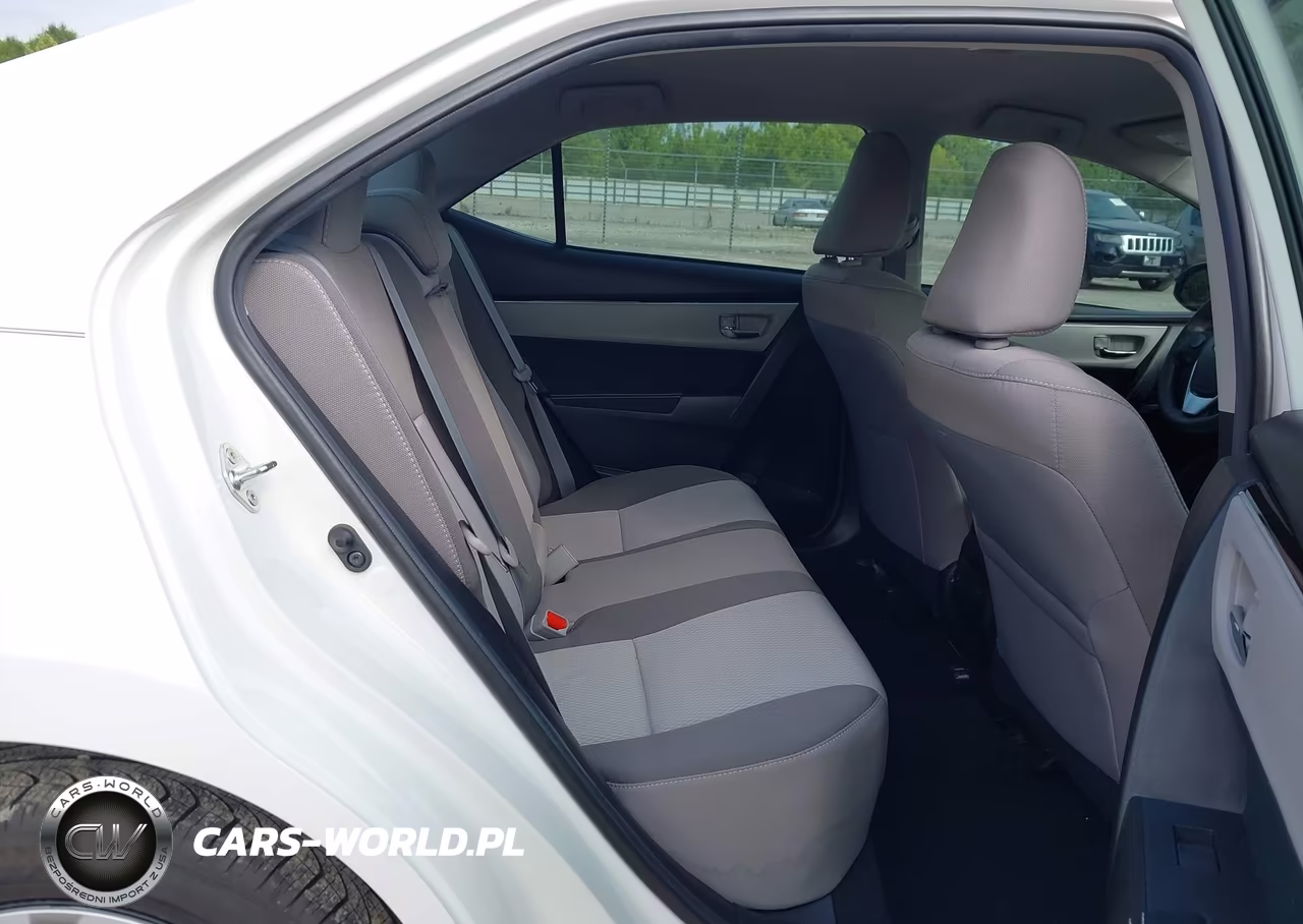2018 Toyota Corolla Le VIN:5YFBURHE5JP771742 - 8