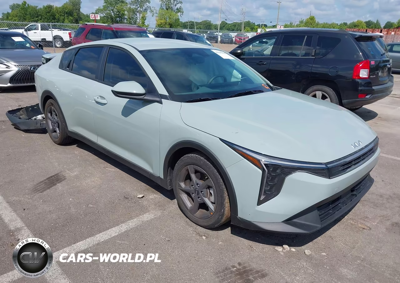2026 Kia K4 Lxs – zdjęcie 1 z 21