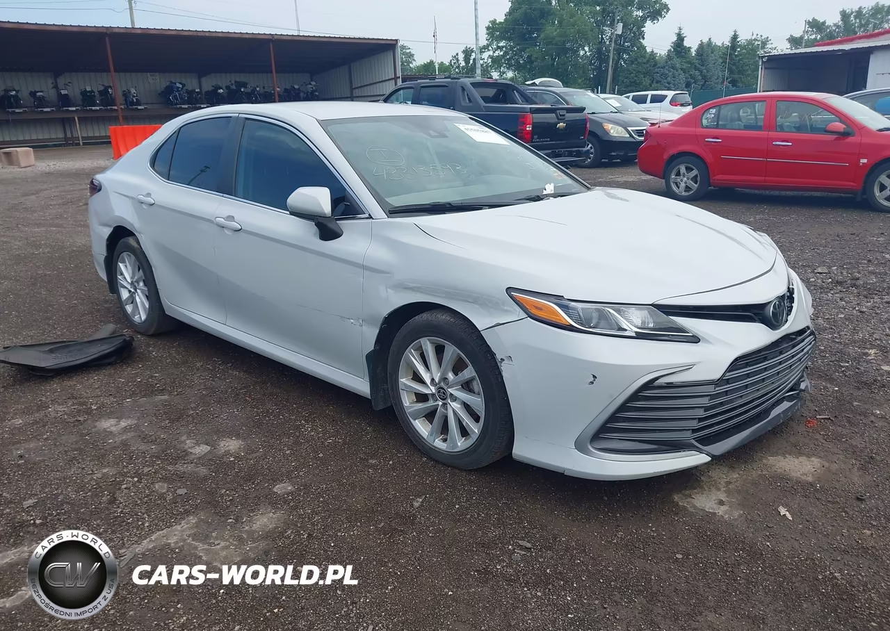 2023 Toyota Camry Le – zdjęcie 1 z 17