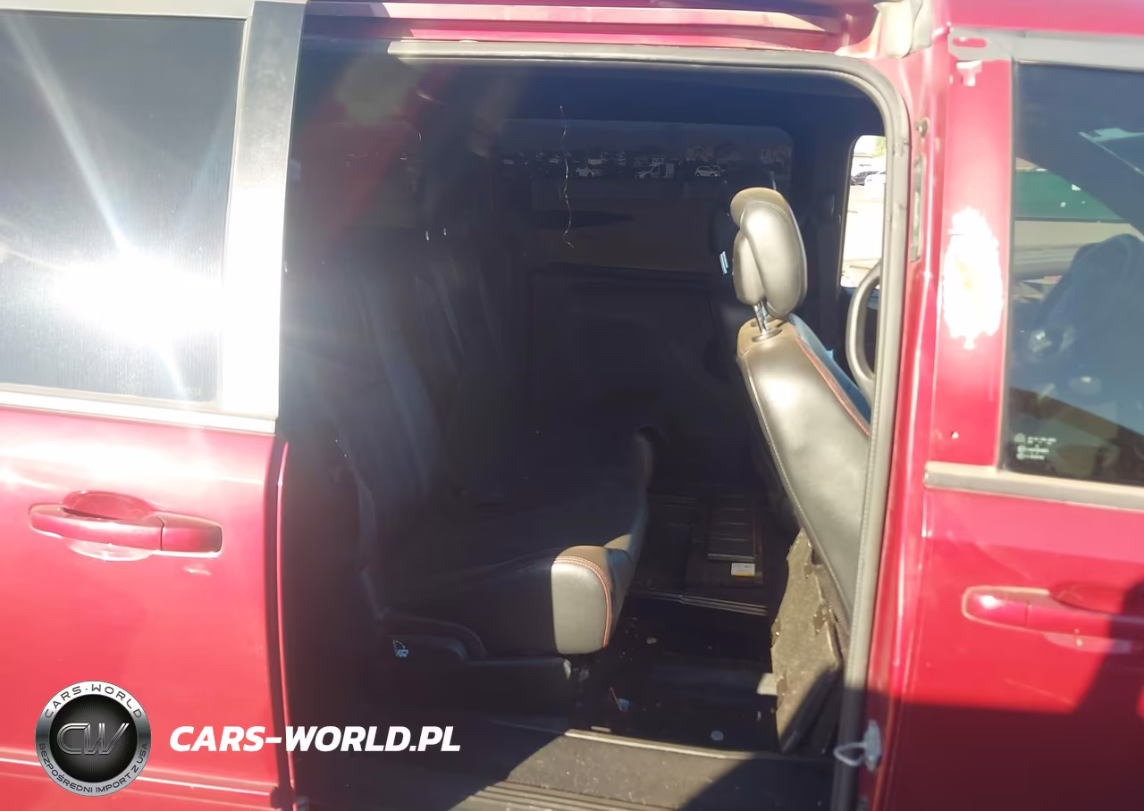 2015 Dodge Grand Caravan R-T VIN:2C4RDGEG9FR747685 - 8