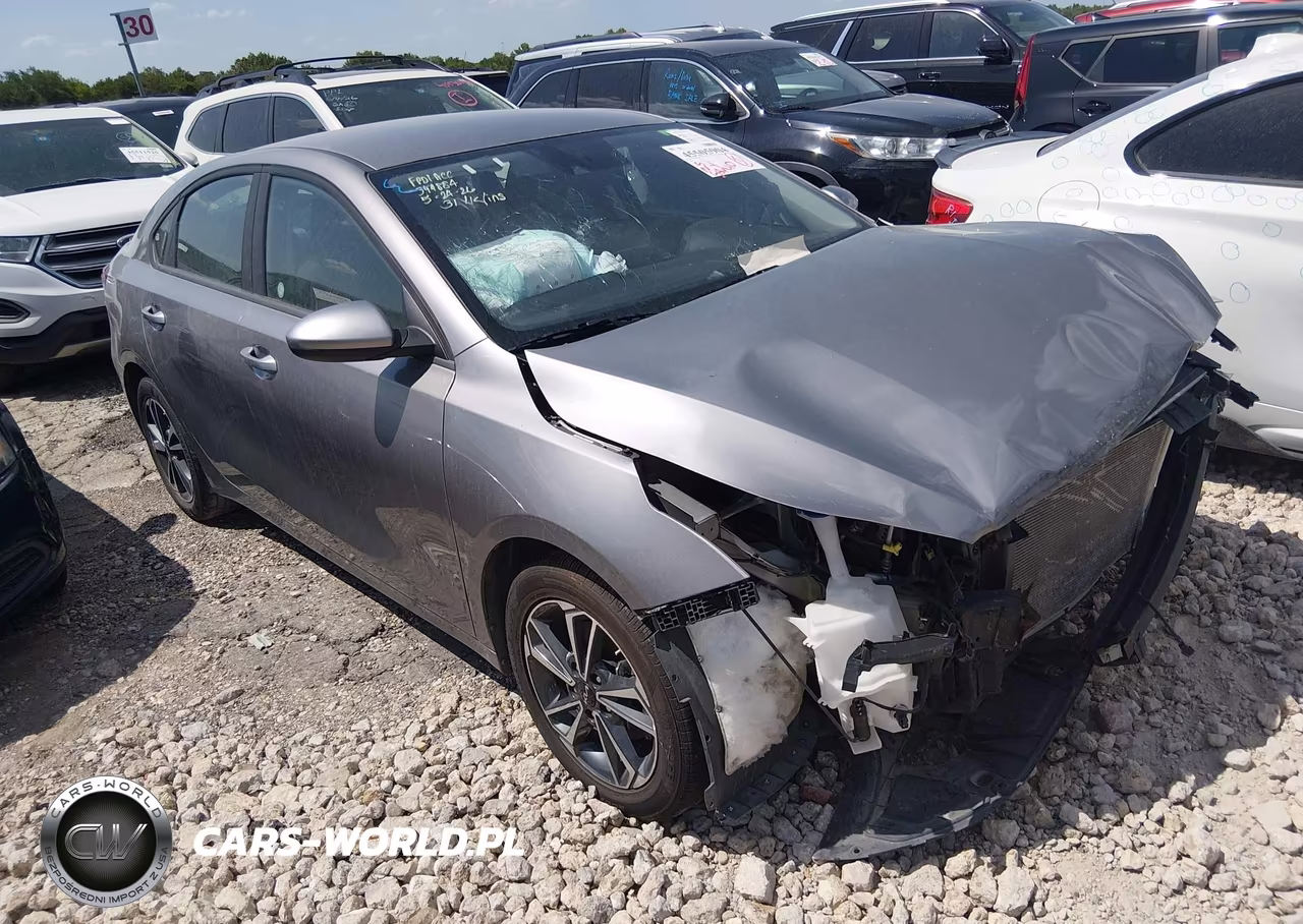 2024 Kia Forte Lxs – zdjęcie 1 z 16