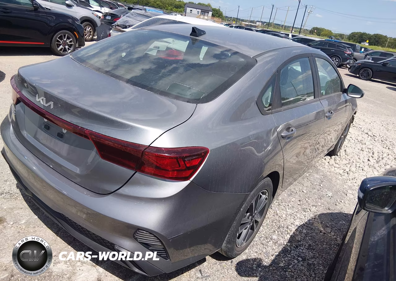 2024 Kia Forte Lxs VIN:3KPF24AD3RE766175 - 4