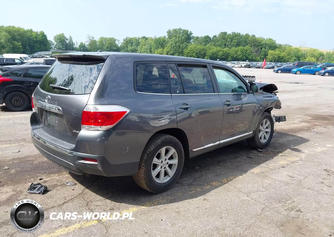 2012 Toyota Highlander Base V6 VIN:5TDBK3EH9CS174685 - 4