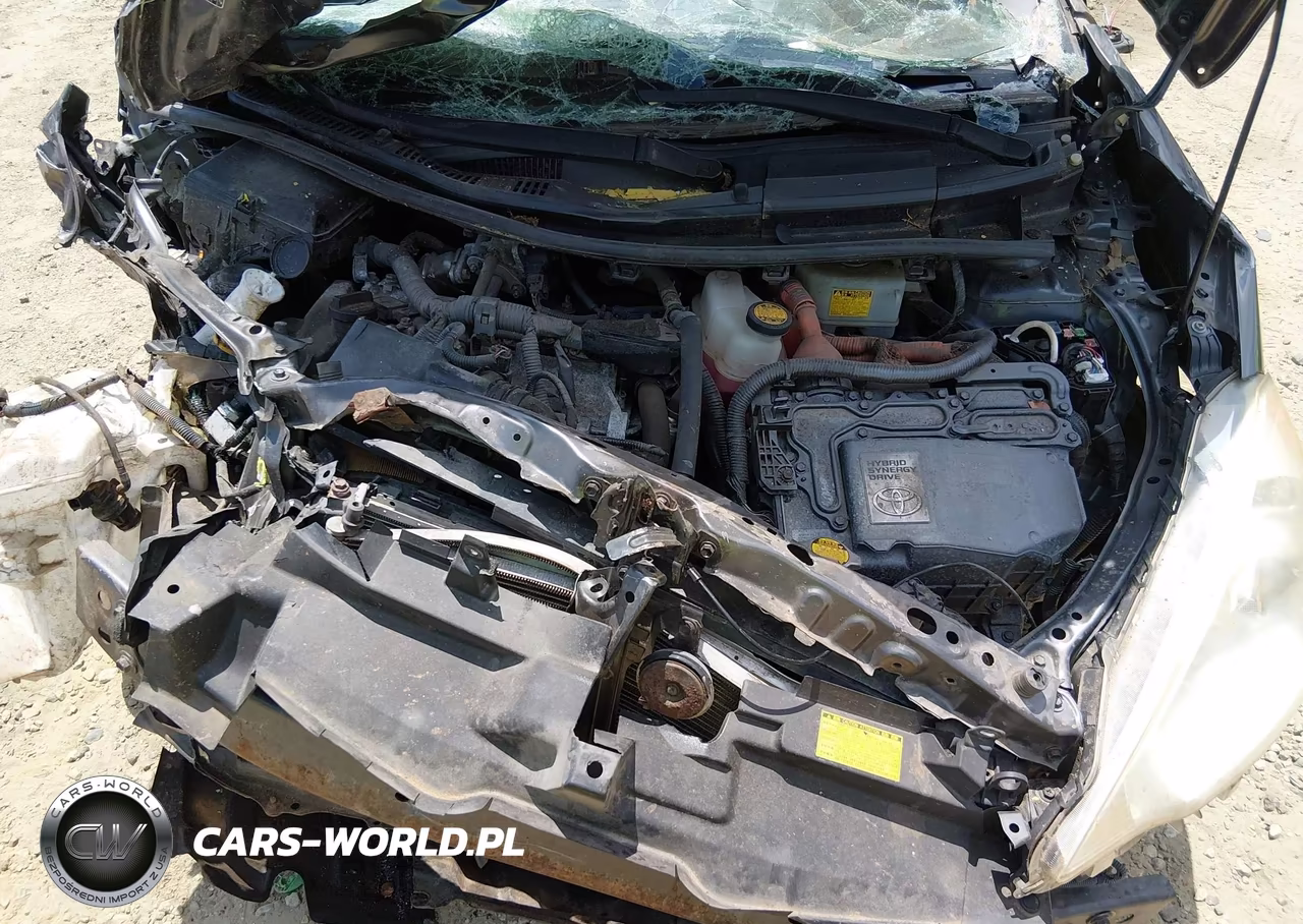 2012 Toyota Prius C Three VIN:JTDKDTB32C1513884 - 10
