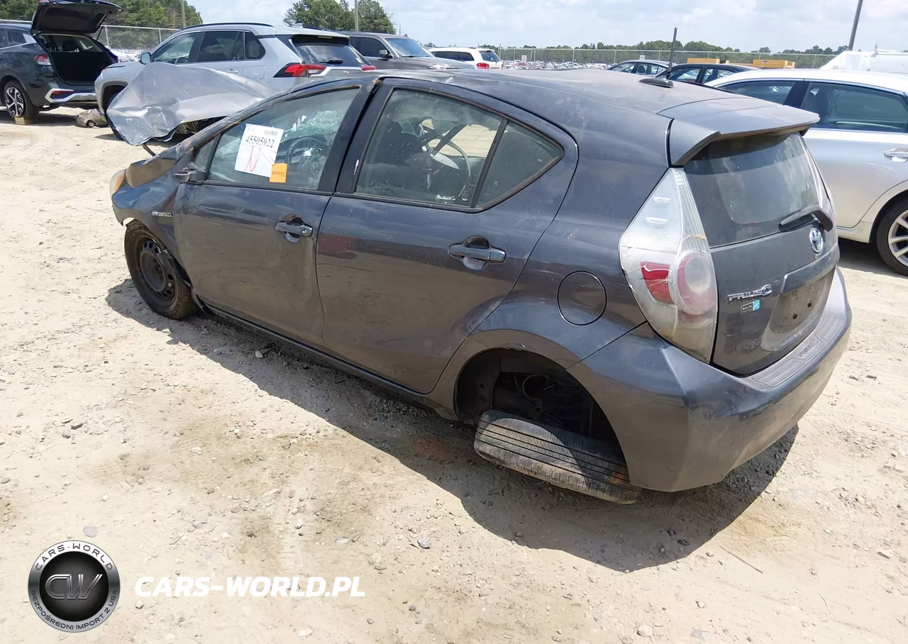 2012 Toyota Prius C Three VIN:JTDKDTB32C1513884 - 3
