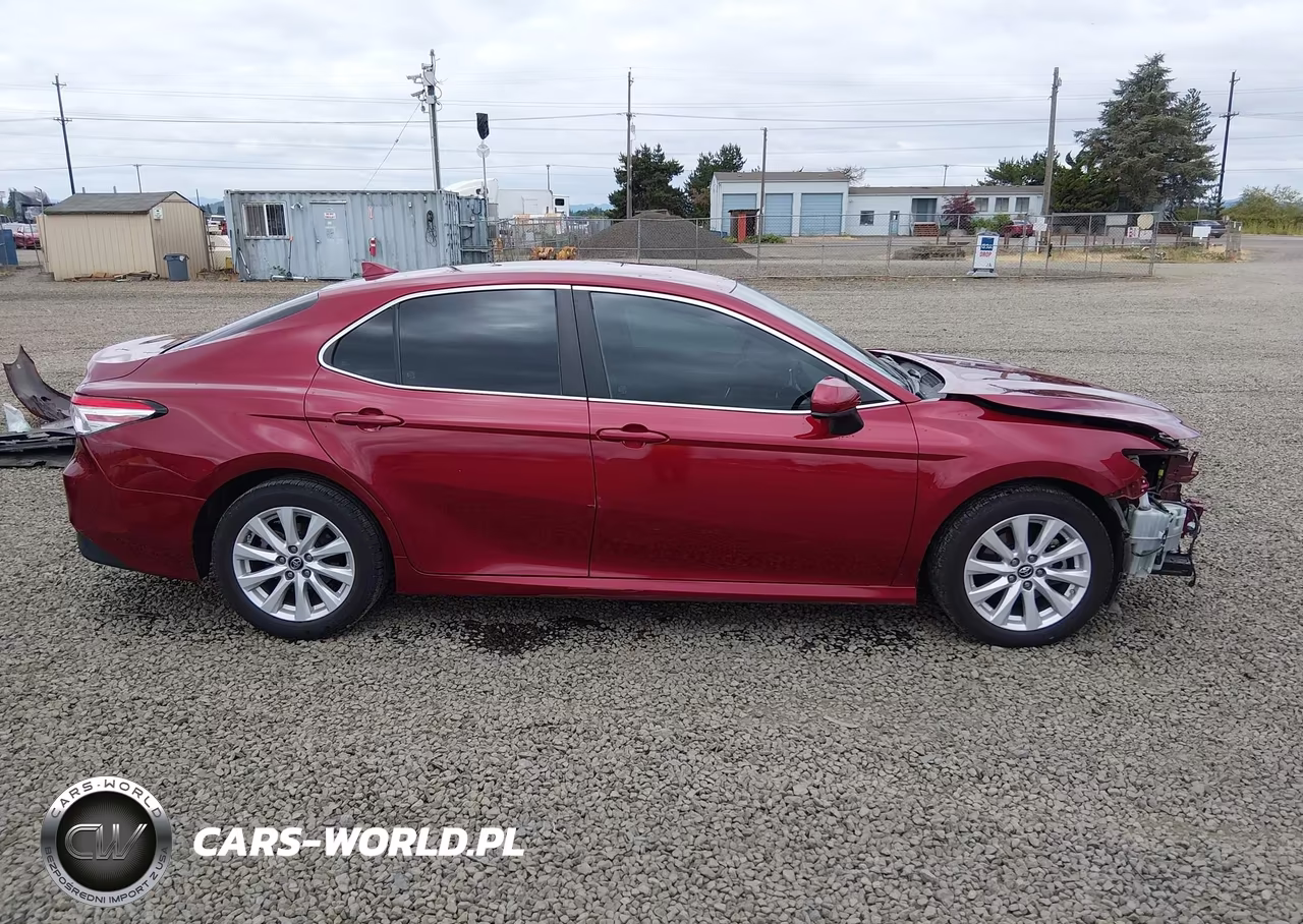 2019 Toyota Camry Le VIN:4T1B11HK1KU717693 - 14