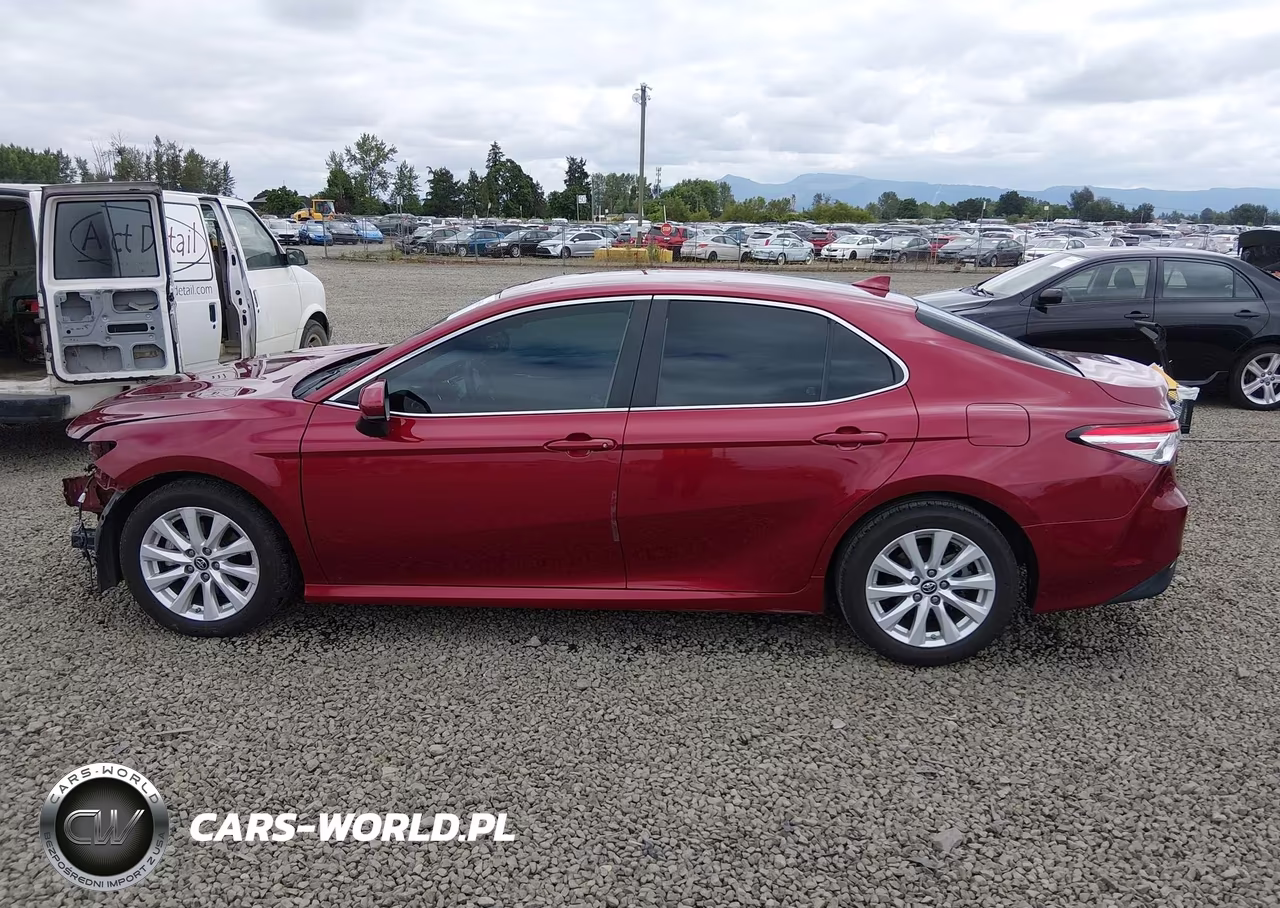 2019 Toyota Camry Le VIN:4T1B11HK1KU717693 - 15