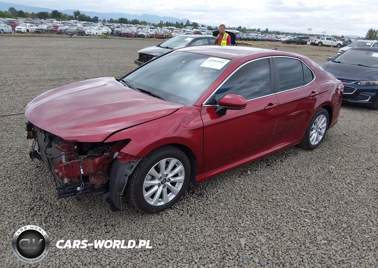 2019 Toyota Camry Le VIN:4T1B11HK1KU717693 - 2