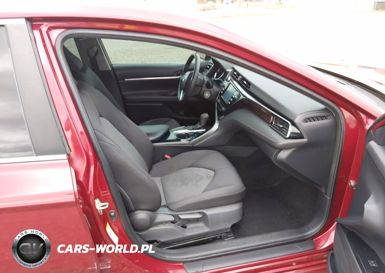 2019 Toyota Camry Le VIN:4T1B11HK1KU717693 - 5