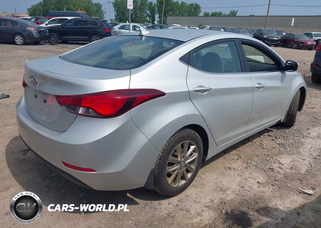 2015 Hyundai Elantra Se VIN:5NPDH4AE0FH581636 - 4