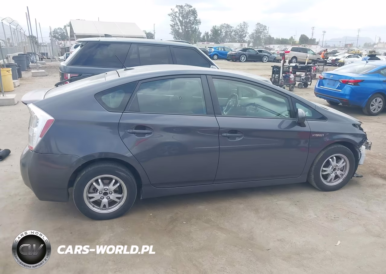2011 Toyota Prius Two VIN:JTDKN3DU8B1438030 - 14