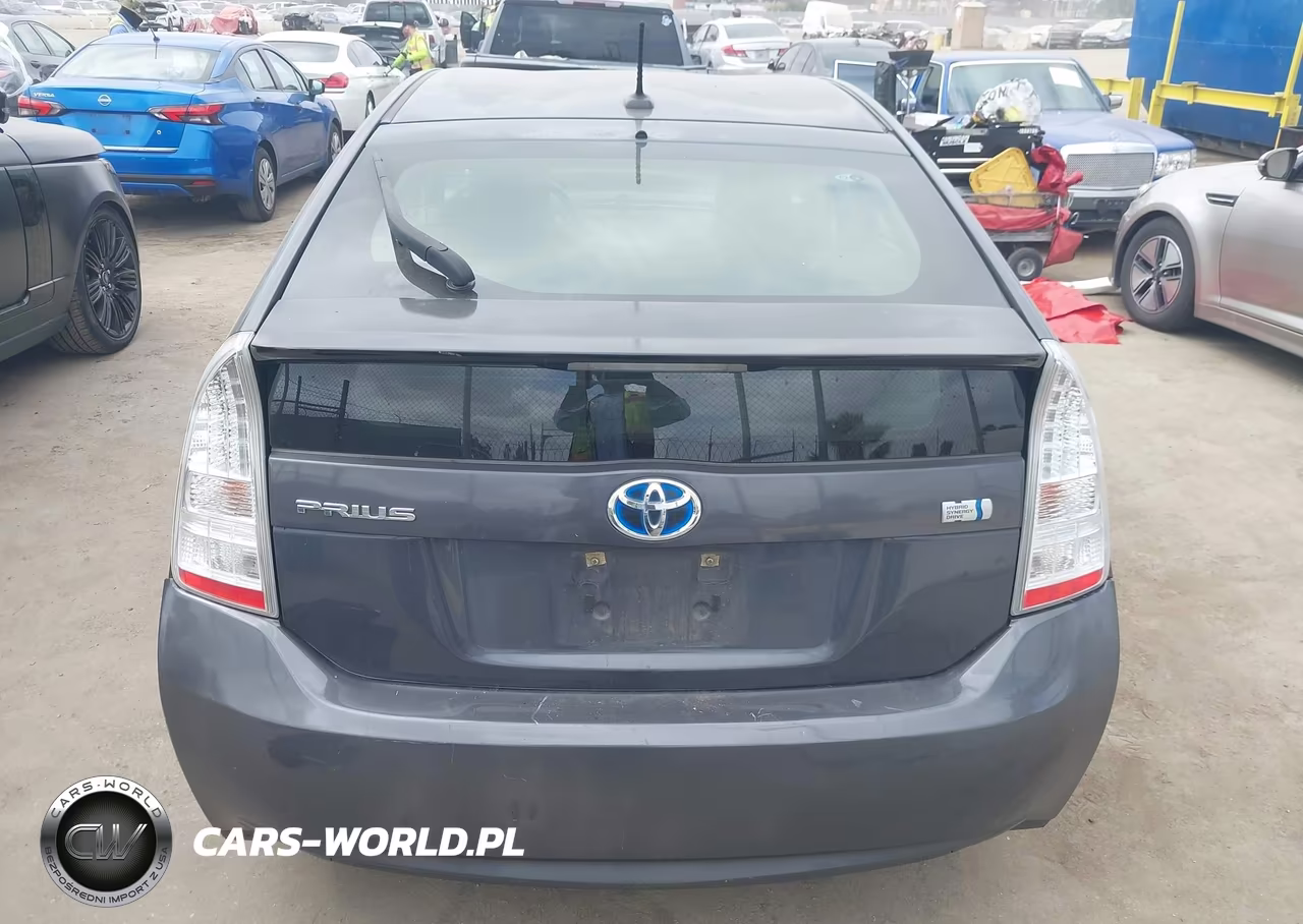 2011 Toyota Prius Two VIN:JTDKN3DU8B1438030 - 17