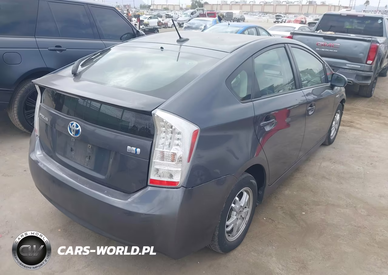 2011 Toyota Prius Two VIN:JTDKN3DU8B1438030 - 4