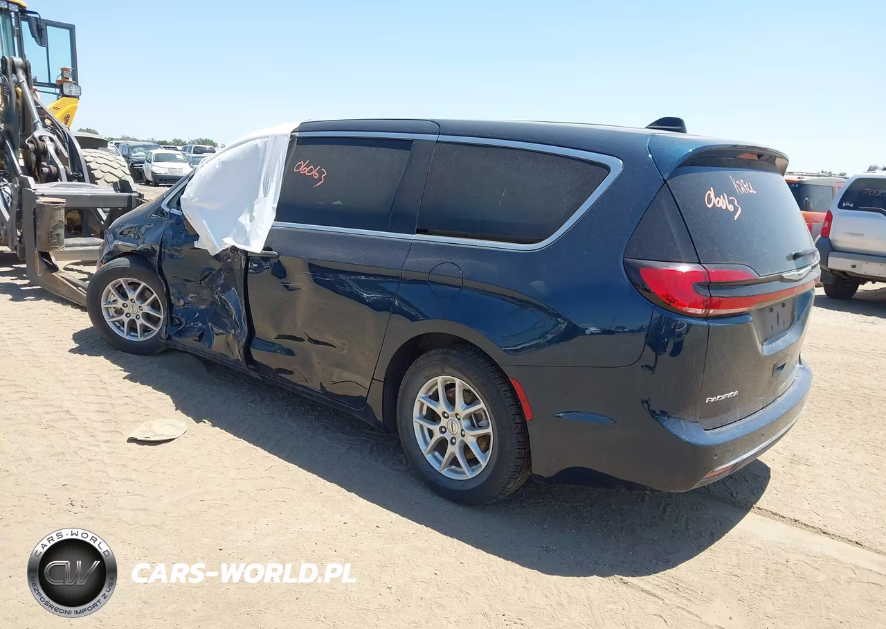 2025 Chrysler Pacifica Select VIN:2C4RC1BG1SR555997 - 3